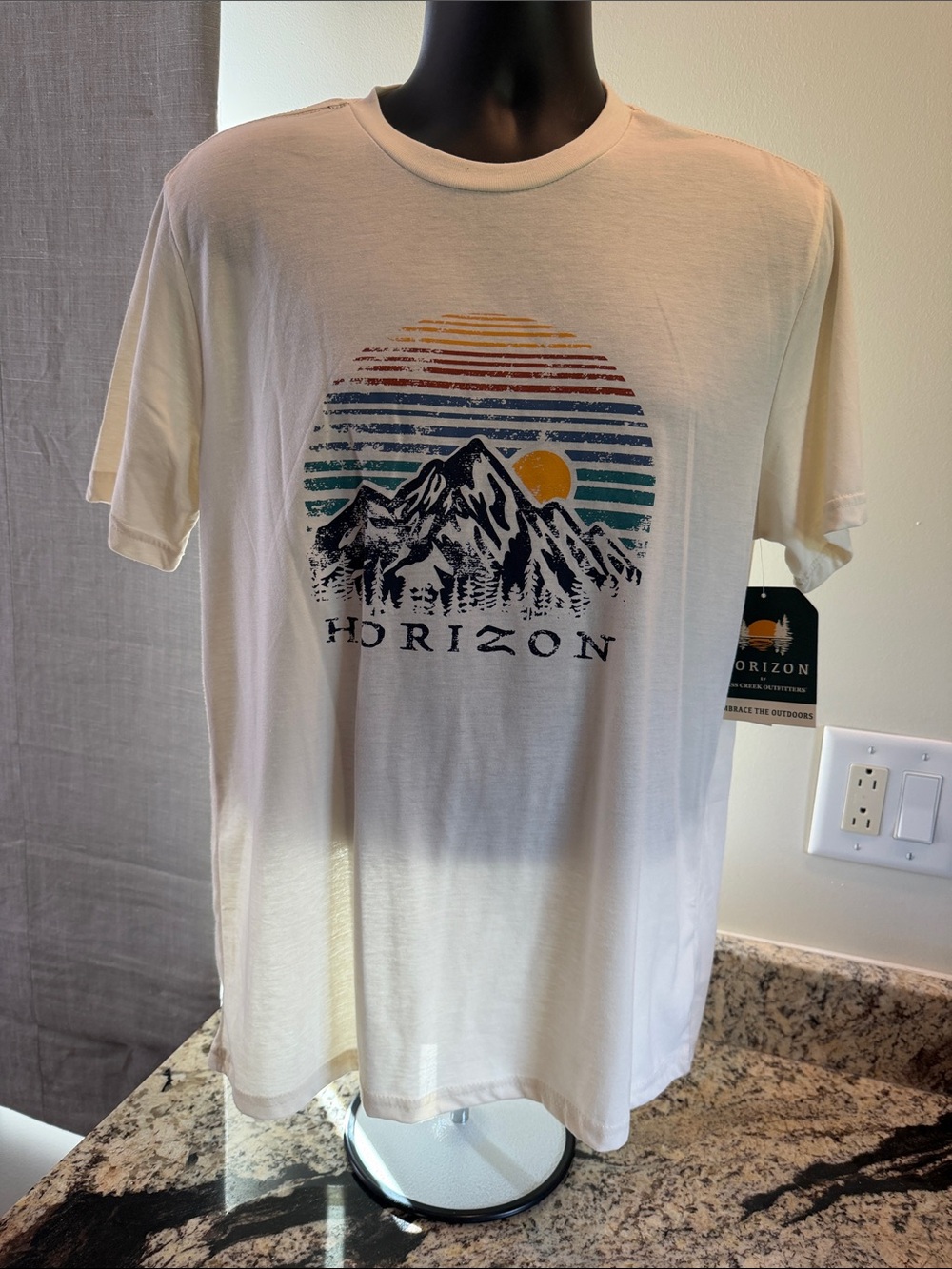 Horizon Men’s Cream Mountain Graphic Tee